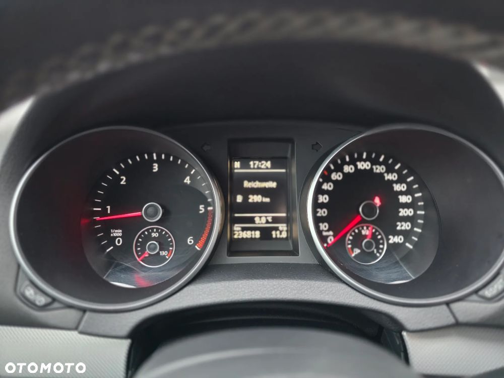 Volkswagen Golf 1.6 TDI DPF MATCH - 13