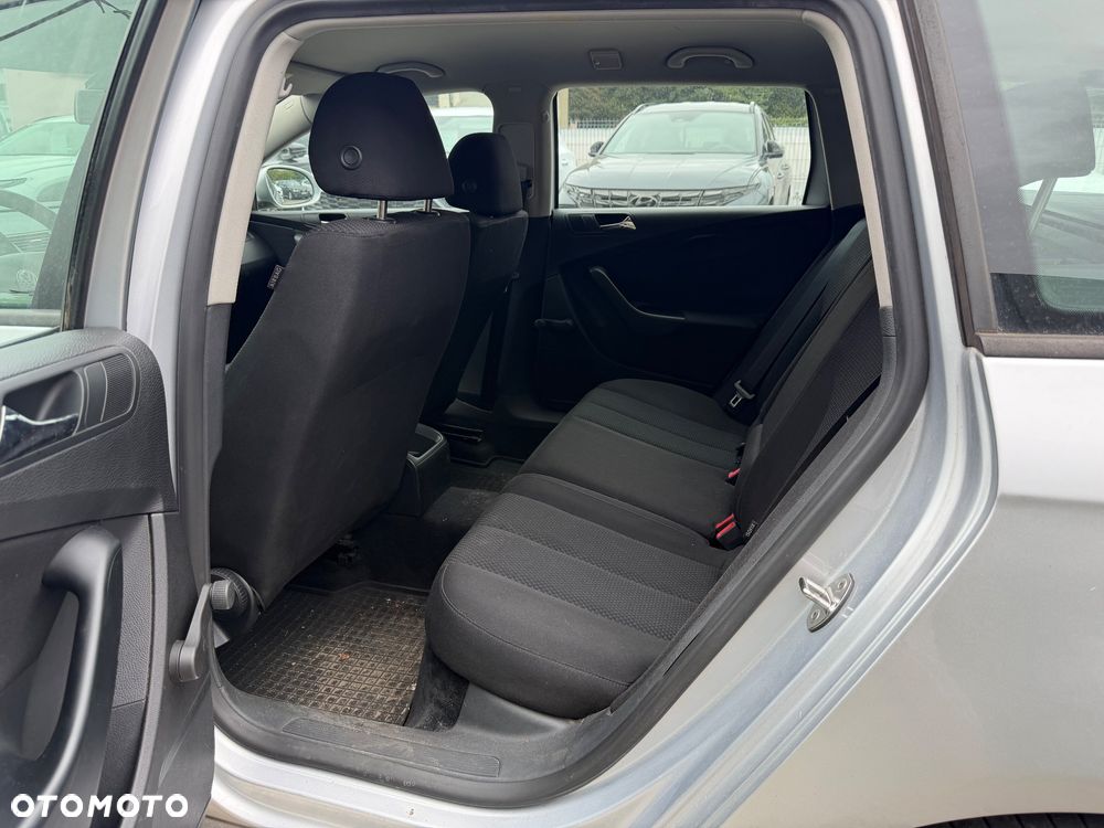 Volkswagen Passat 1.9 TDI DPF Trendline - 25