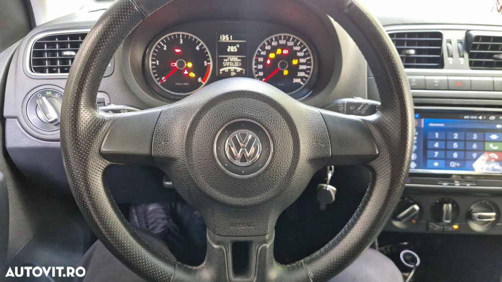 Volkswagen Polo 2011 photo 2