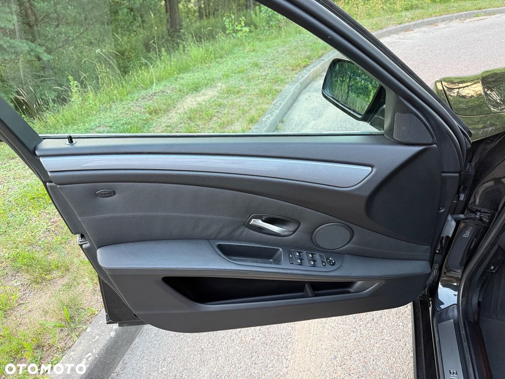 BMW Seria 5 520d - 12