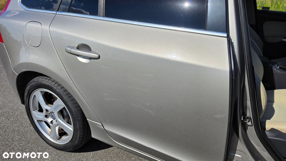 Volvo V60 D4 Momentum - 20