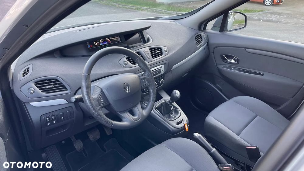 Renault Scenic 1.6 16V 110 TomTom Edition - 2