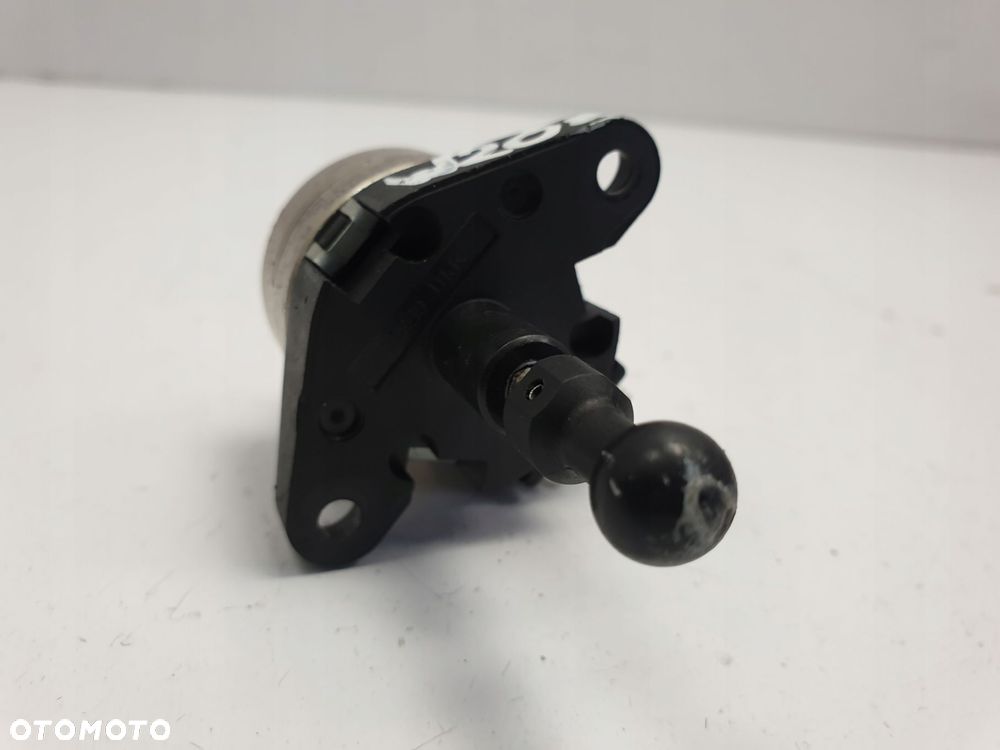 Mercedes A205 W205 SILNICZEK REGULACJI LAMPY - 2