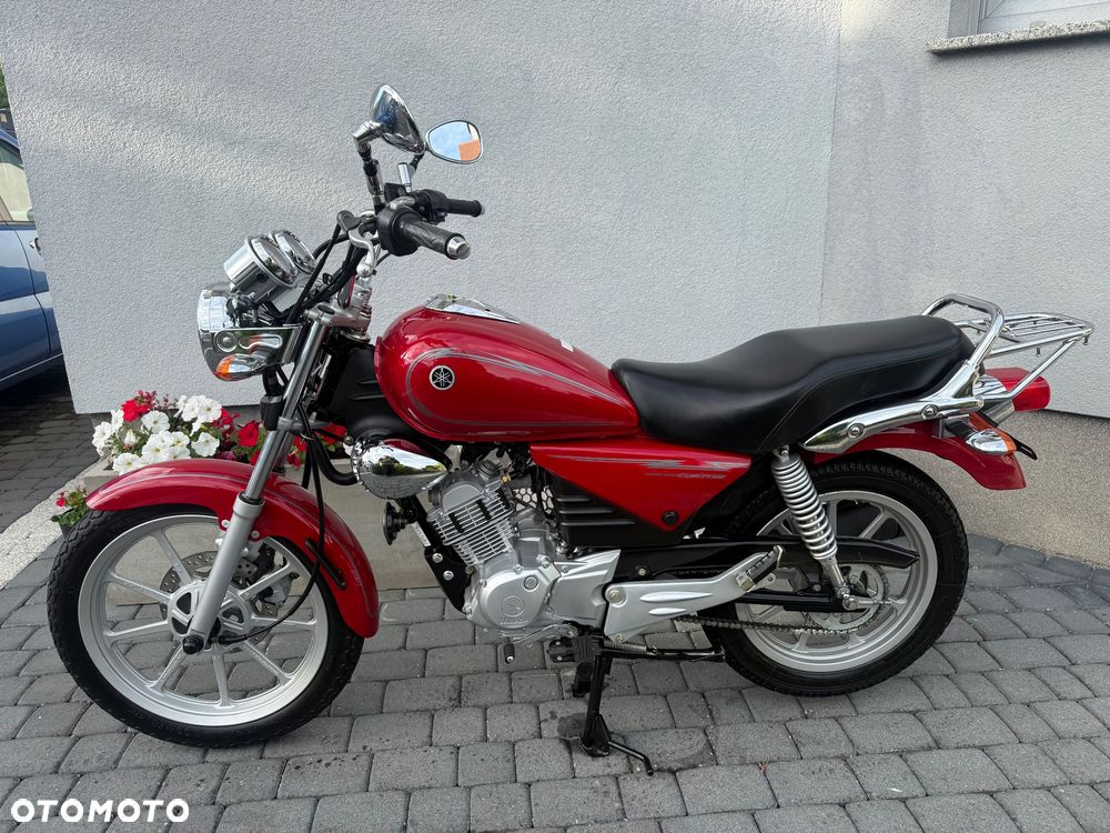 Yamaha YBR - 8