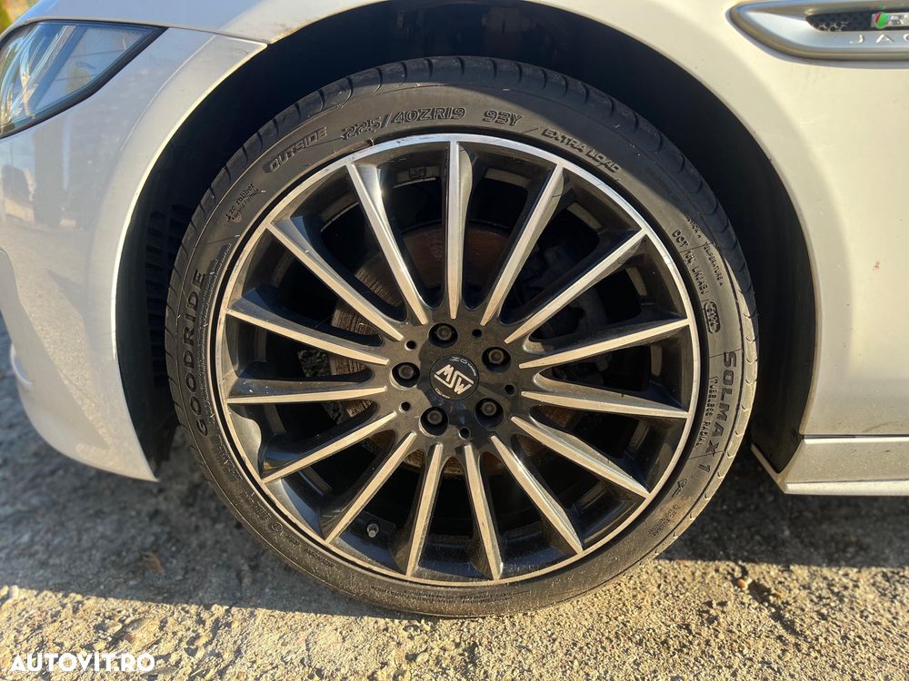 Jaguar XE 20d AWD Aut. R-Sport - 5