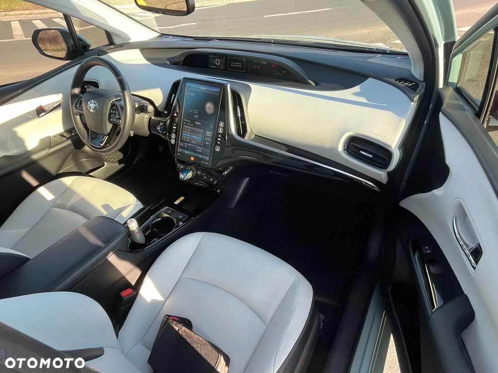 Toyota Prius Hybrid Executive - 22