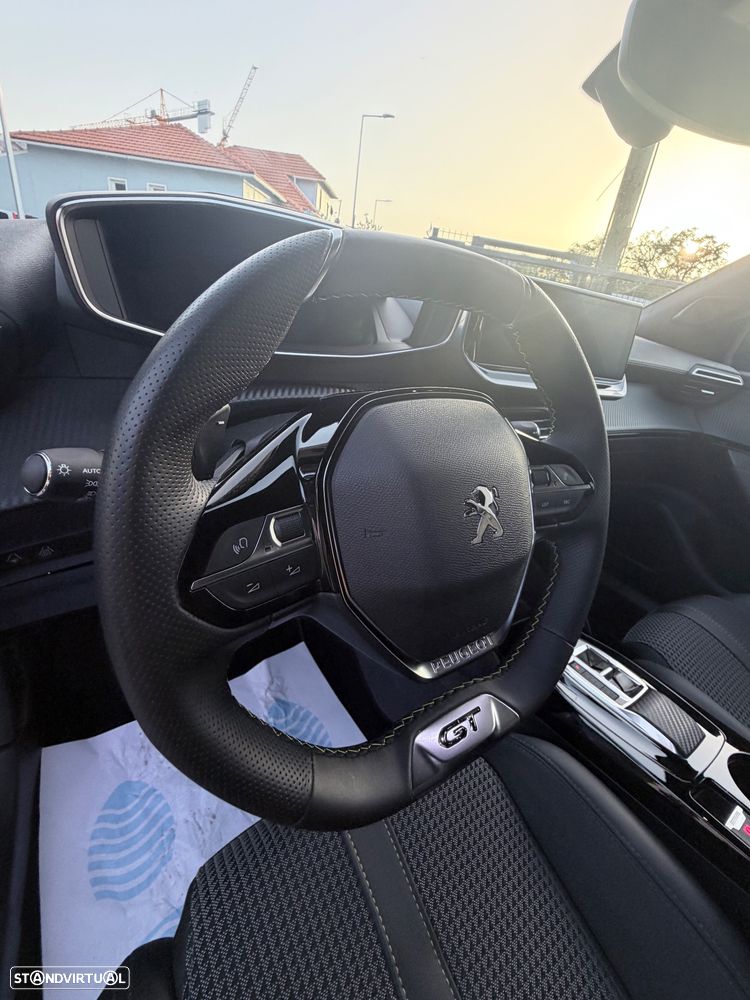 Peugeot 2008 1.2 PureTech GT Line EAT8 - 22