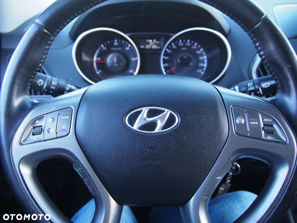 Hyundai ix35 2.0 CRDi 4WD Fifa World Cup Silver Edition - 14