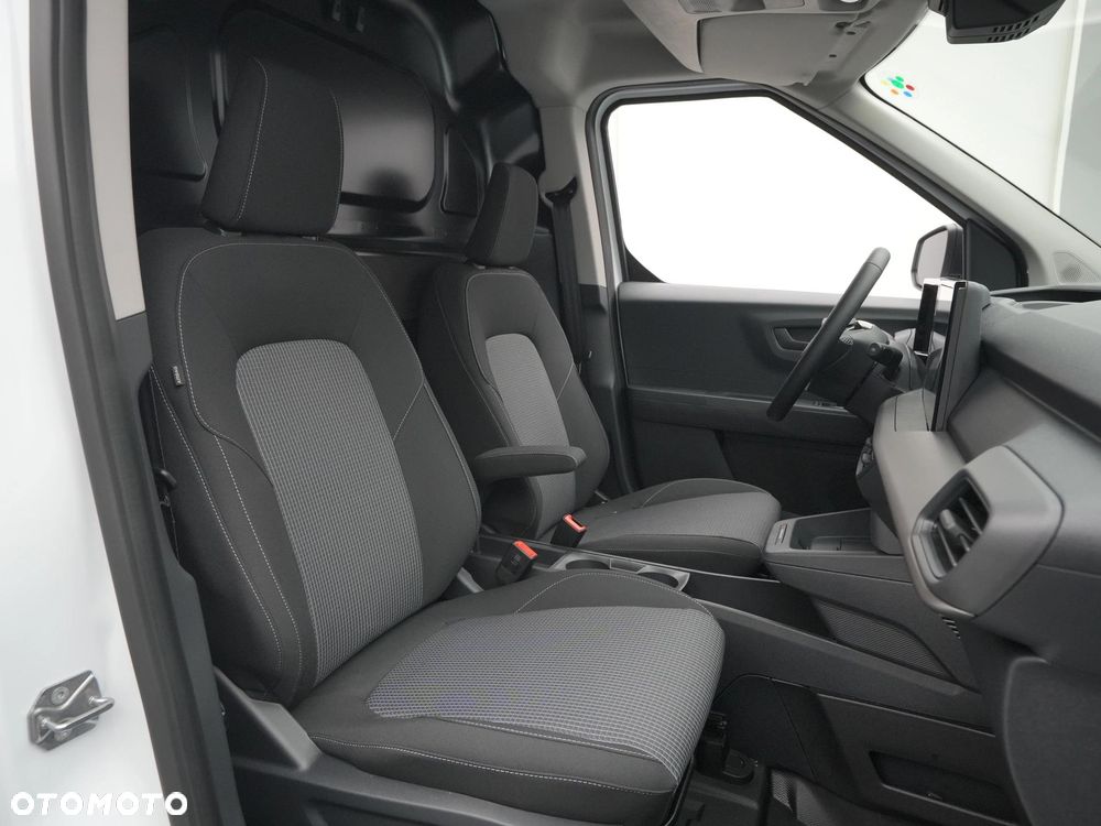 Ford E-Transit Courier Van 136KM Trend - 14