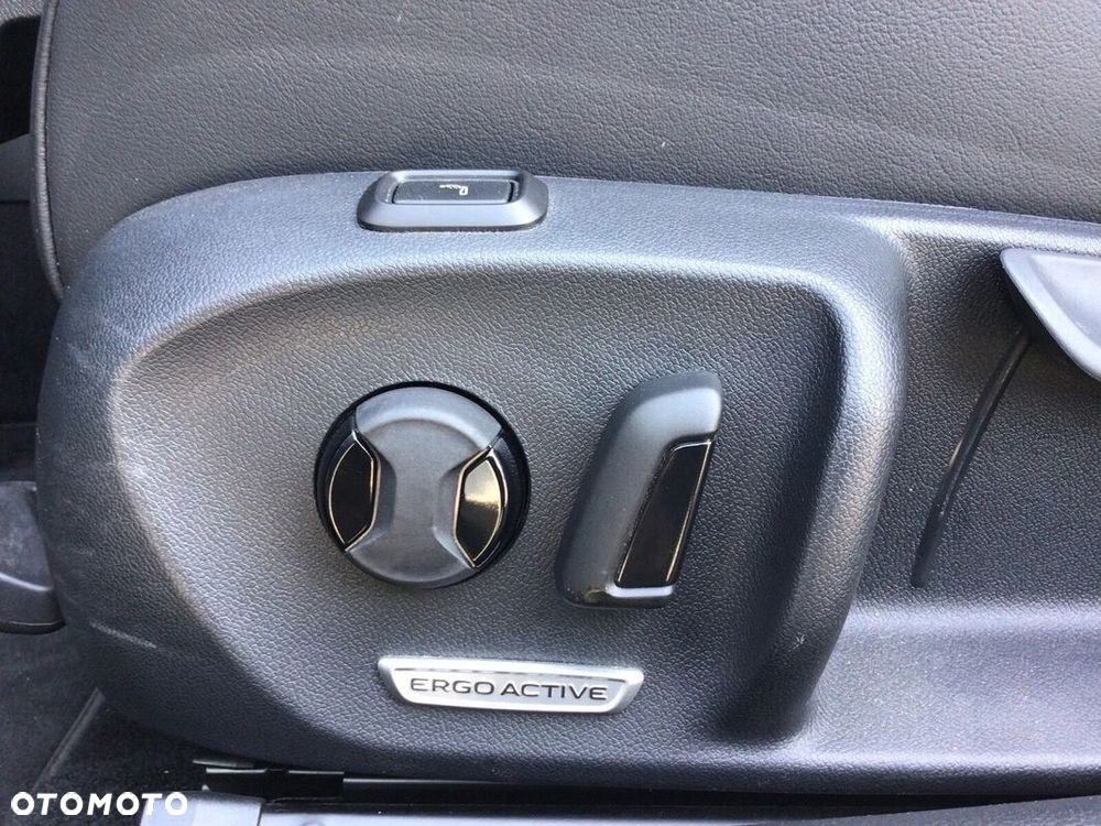 Volkswagen Passat Variant 1.5 TSI EVO Elegance DSG - 27