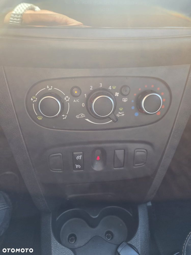 Dacia Logan TCe 90 (S&S) Comfort - 19