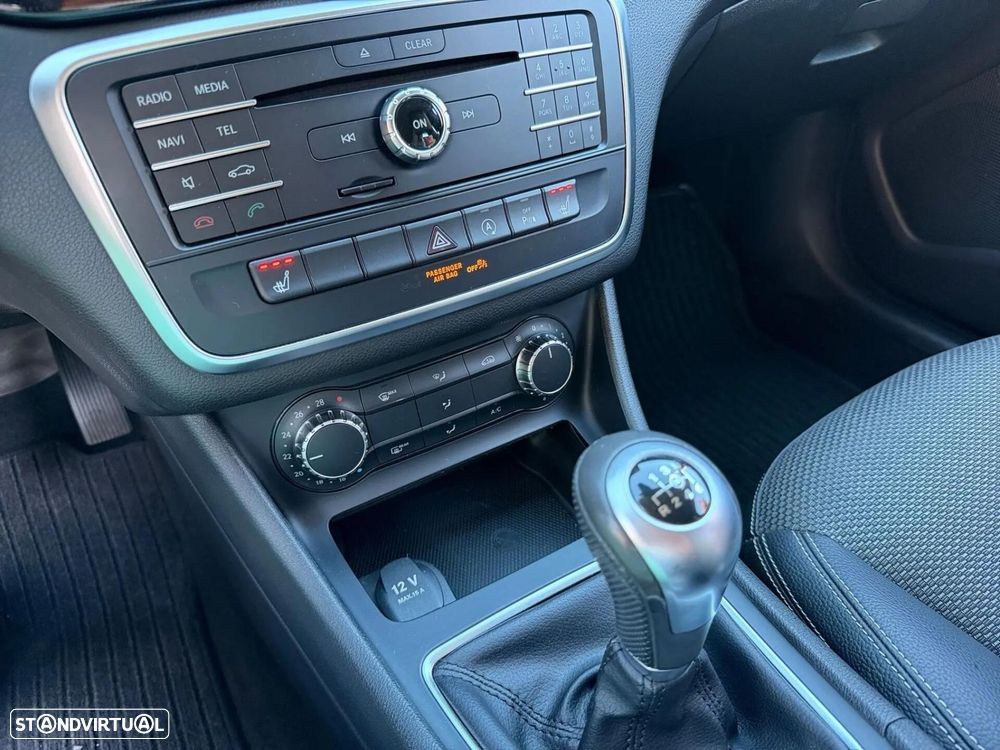 Mercedes-Benz CLA 180 d Shooting Brake - 14