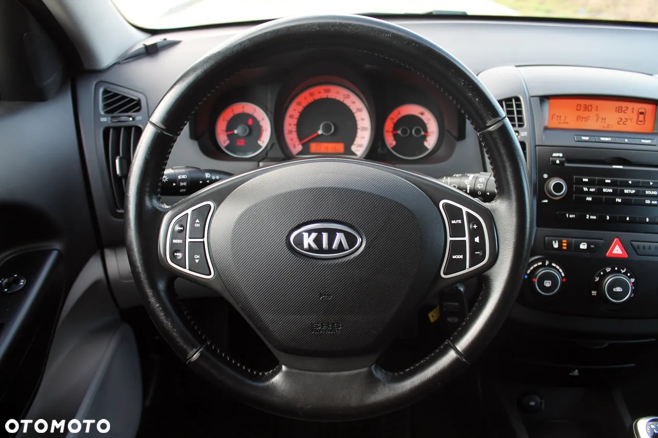 Kia Ceed - 14