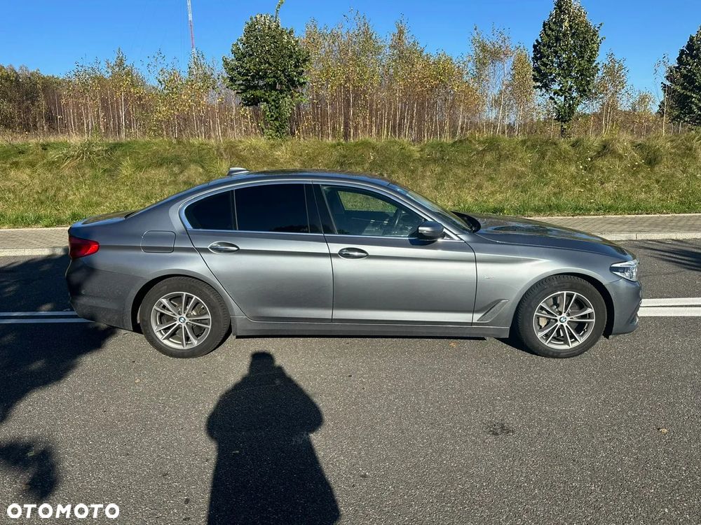 BMW Seria 5 530d xDrive Luxury Line - 3