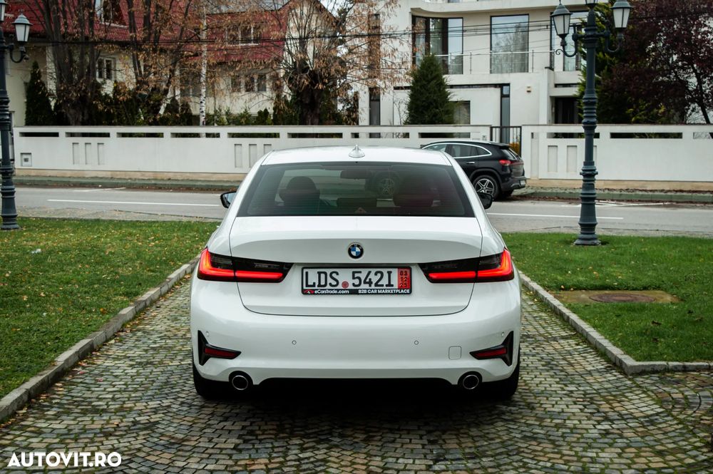 BMW Seria 3 318d Sport Line - 25