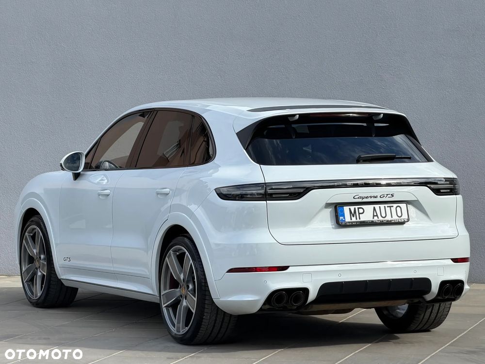 Porsche Cayenne - 4