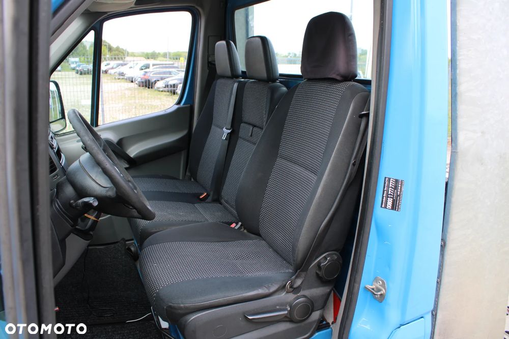 Mercedes-Benz Sprinter - 13