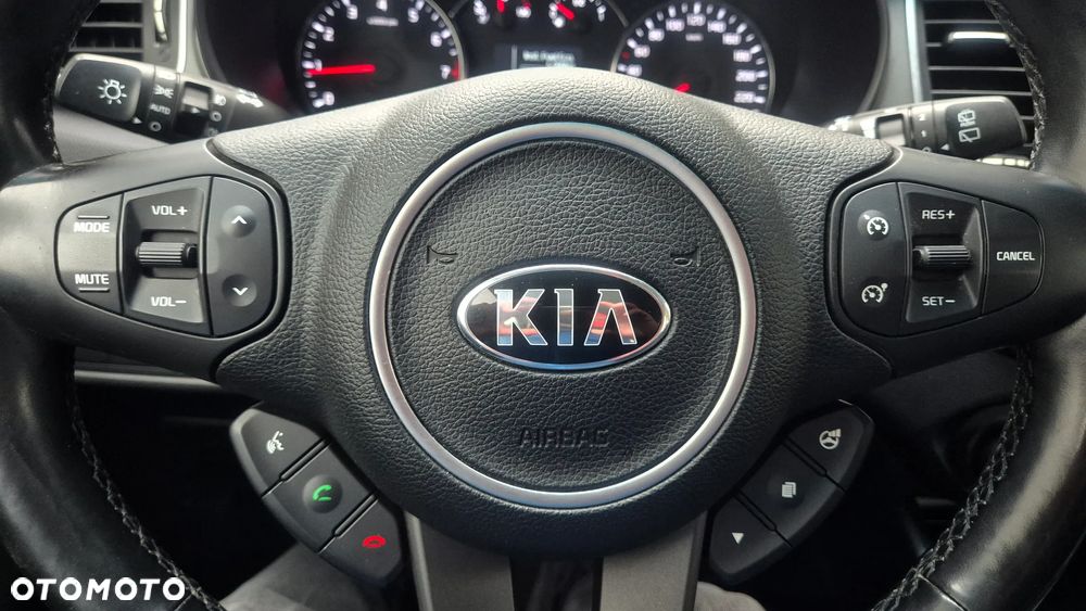 Kia Carens 1.6 GDI Dream Team Edition - 22