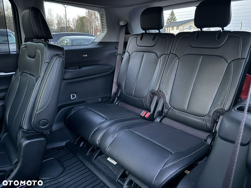 Jeep Grand Cherokee - 16