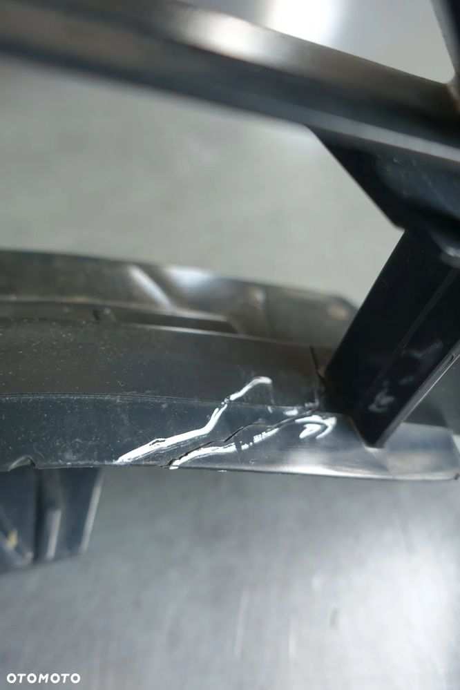 KRATKA ŚRODKOWA ZDERZAKA AUDI Q3 II 18r. SLINE 83A - 6