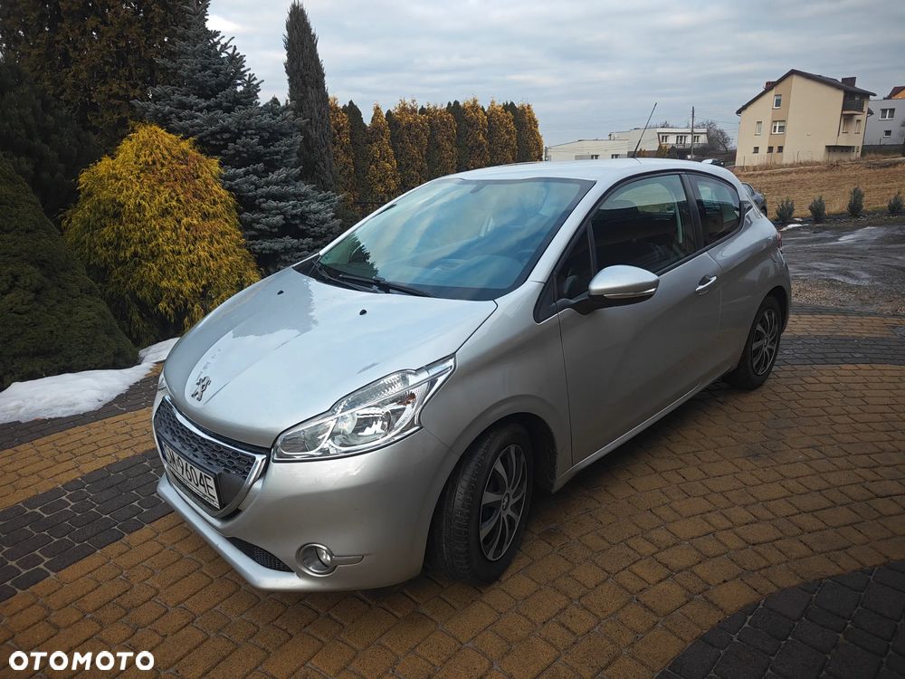 Peugeot 208 e-HDi 92 Stop&Start Allure - 2