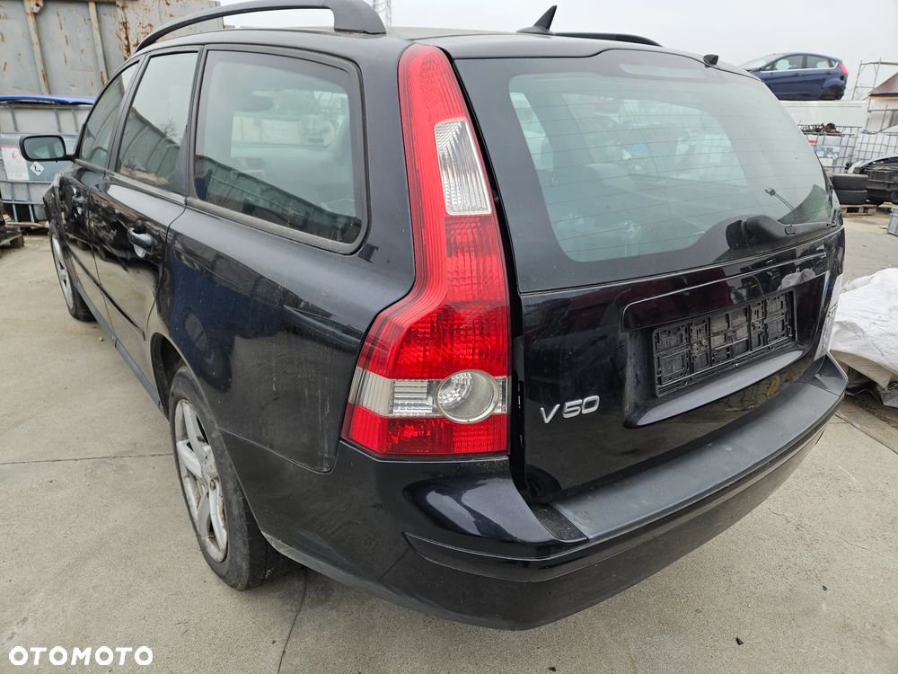 Lampa lewa prawa tył tylna Volvo V50 przedlift 2004r Europa - 2