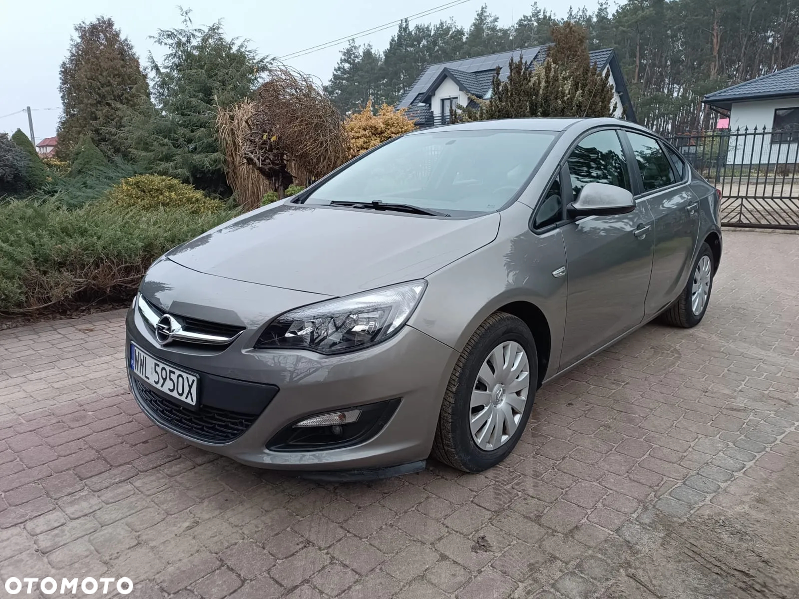 Opel Astra IV 1.4 T Cosmo - 8