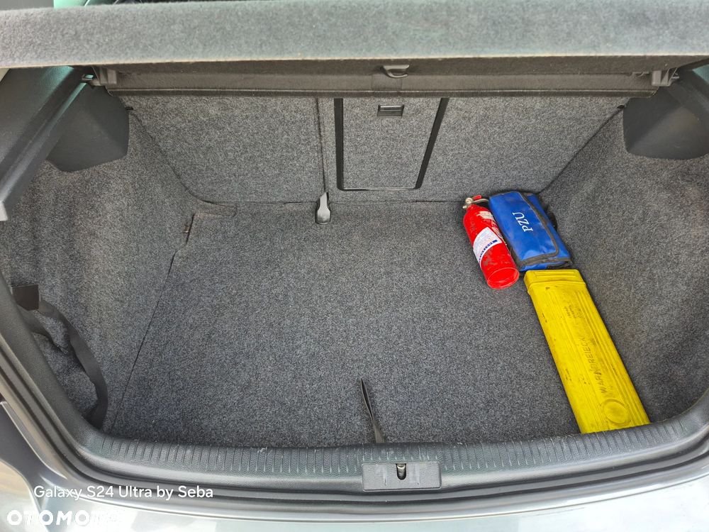 Volkswagen Golf 1.6 TDI Highline - 18