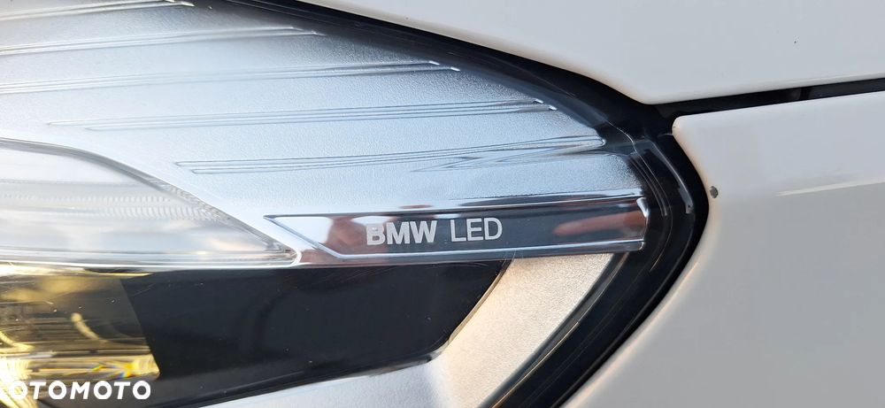 BMW Seria 2 218d - 10