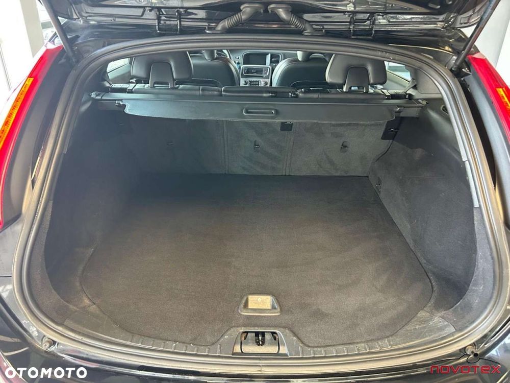 Volvo V60 T3 Momentum - 19
