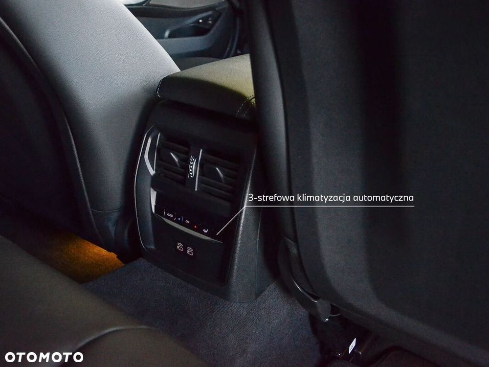 BMW Seria 3 330e xDrive M Sport sport - 30