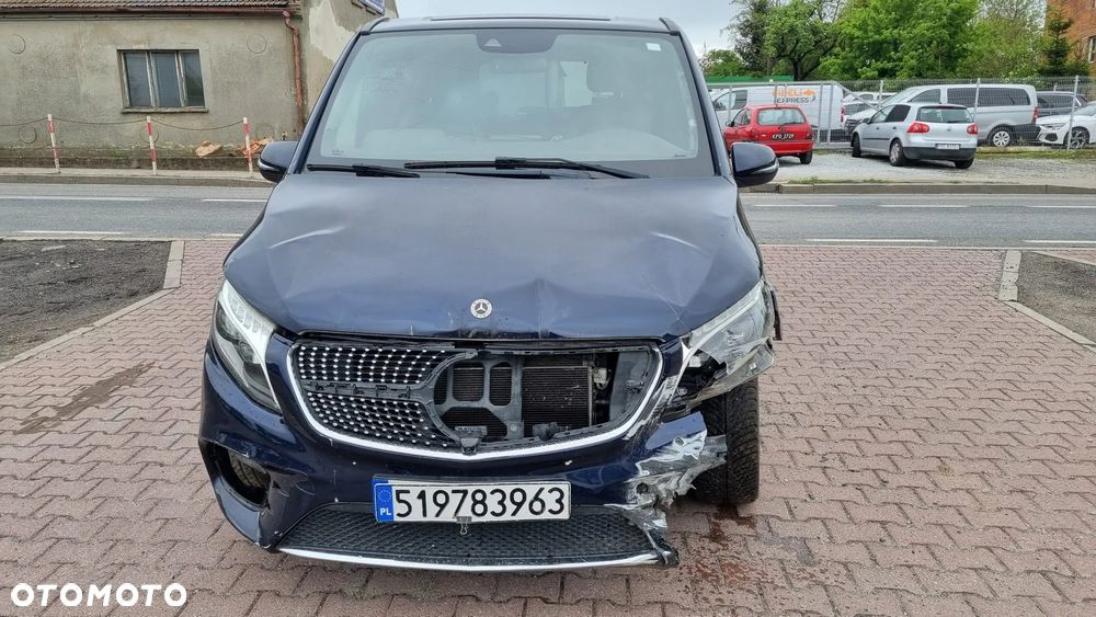 Mercedes-Benz Klasa V 300 d Extralang 9G-TRONIC Avantgarde Edition - 18