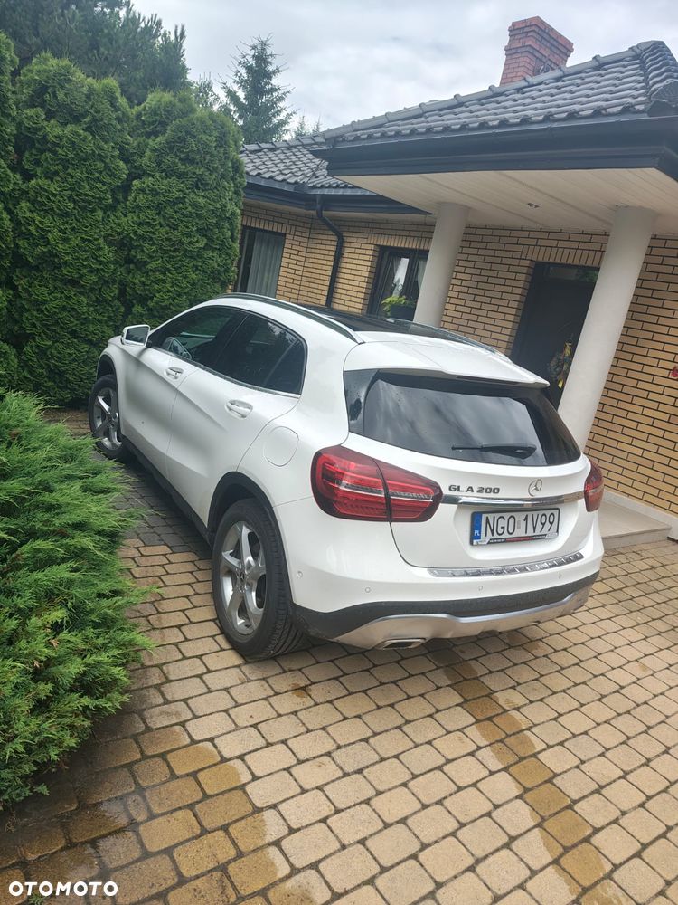 Mercedes-Benz GLA - 2