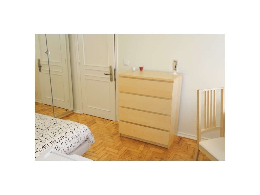 Quarto c/ wc privativo e despesas na Amadora - Grande imagem: 2/13