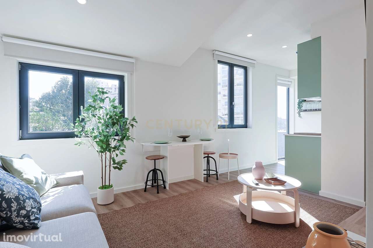 Prédio Reabilitado à Venda em Gaia - Grande imagem: 5/23