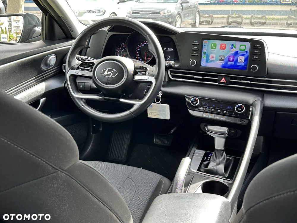 Hyundai Elantra 1.6 Modern CVT - 16