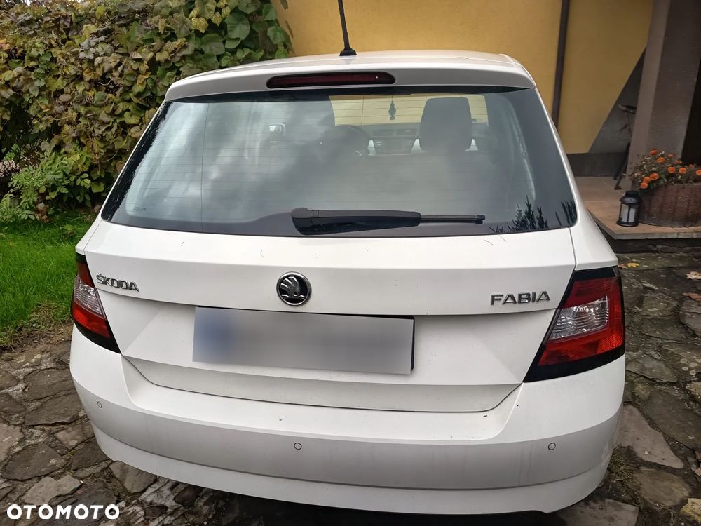 Skoda Fabia 1.2 TSI Active - 2