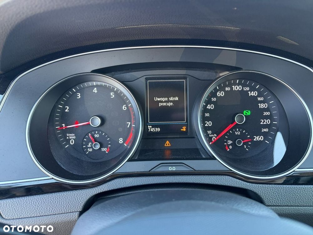 Volkswagen Passat - 15