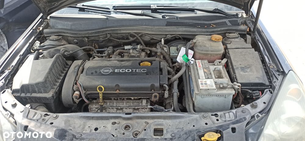 Opel Astra H 3  GTC z silnikiem benzynowym 1,6 16V ozn Z16XER i skrzynią manualną ozn f17 lakier Z177 - 5