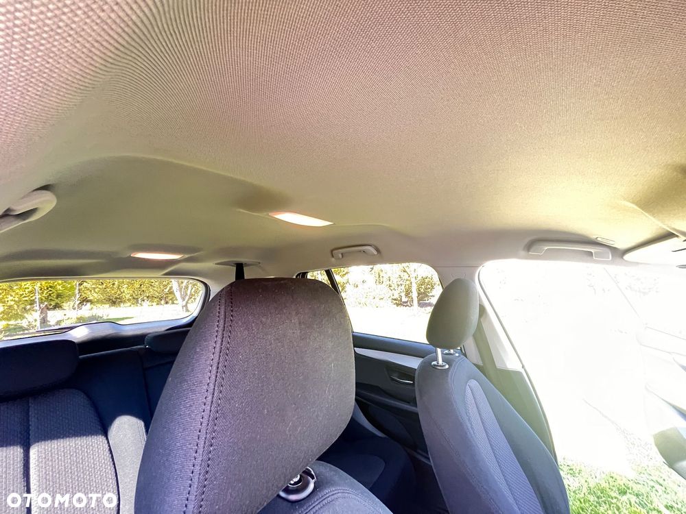BMW Seria 2 218i - 35