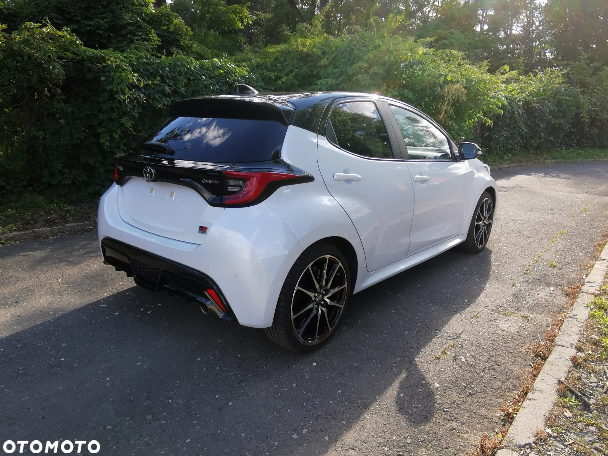 Toyota Yaris Hybrid 1.5 GR Sport - 6