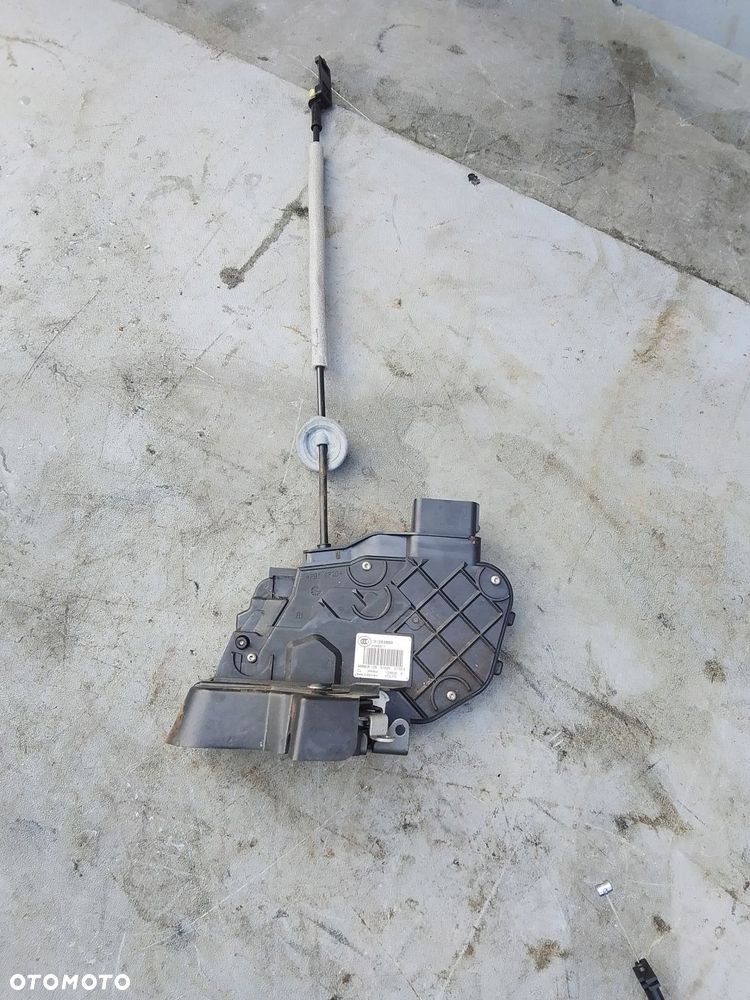 zamek prawy tył volvo v70 iii 31253660 - 1