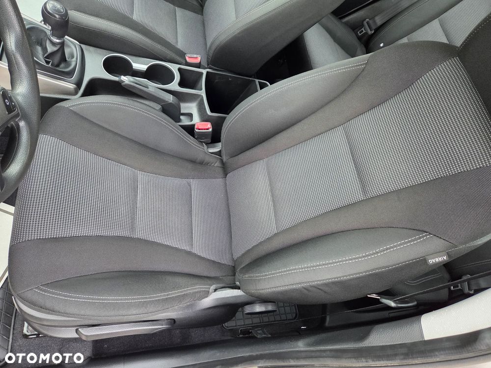 Hyundai i30 blue 1.6 CRDi Trend - 4