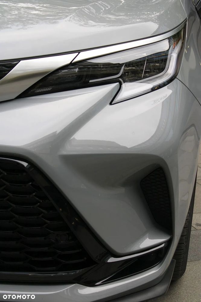 Toyota Sienna - 6