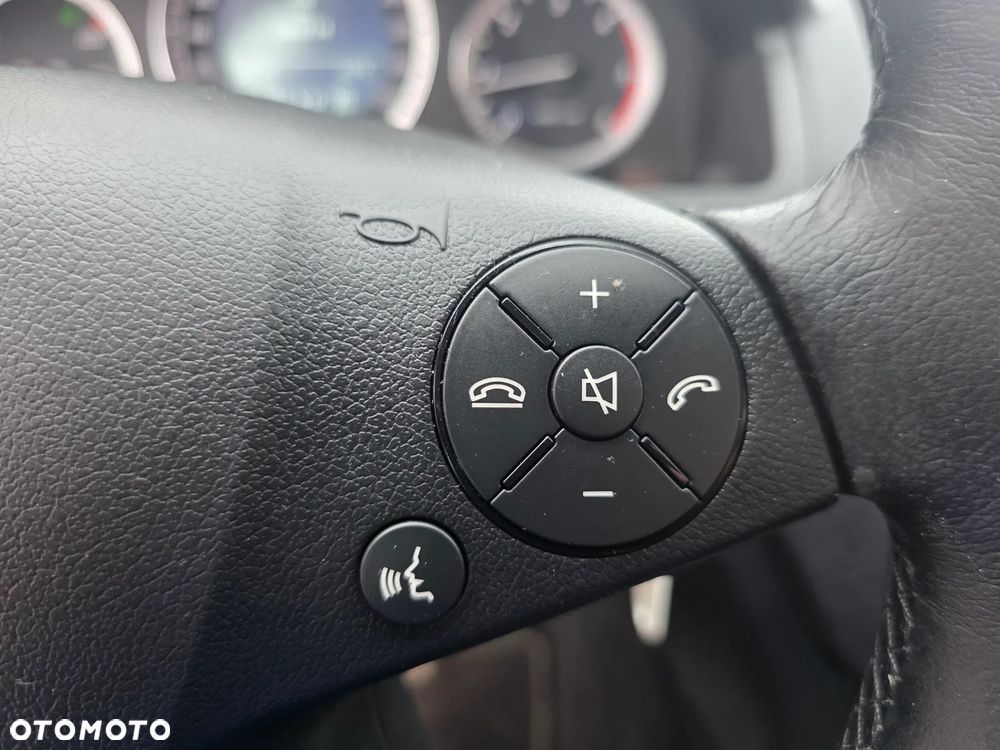 Mercedes-Benz Klasa C 220 CDI DPF Automatik Elegance - 28