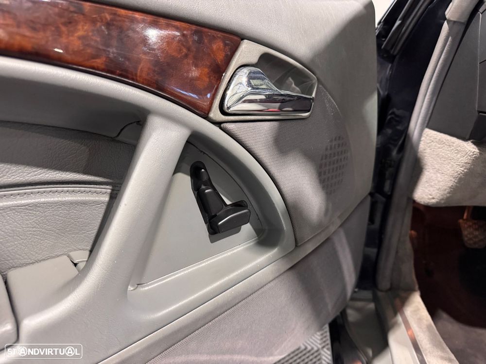 Mercedes-Benz SL 280 Standard - 25