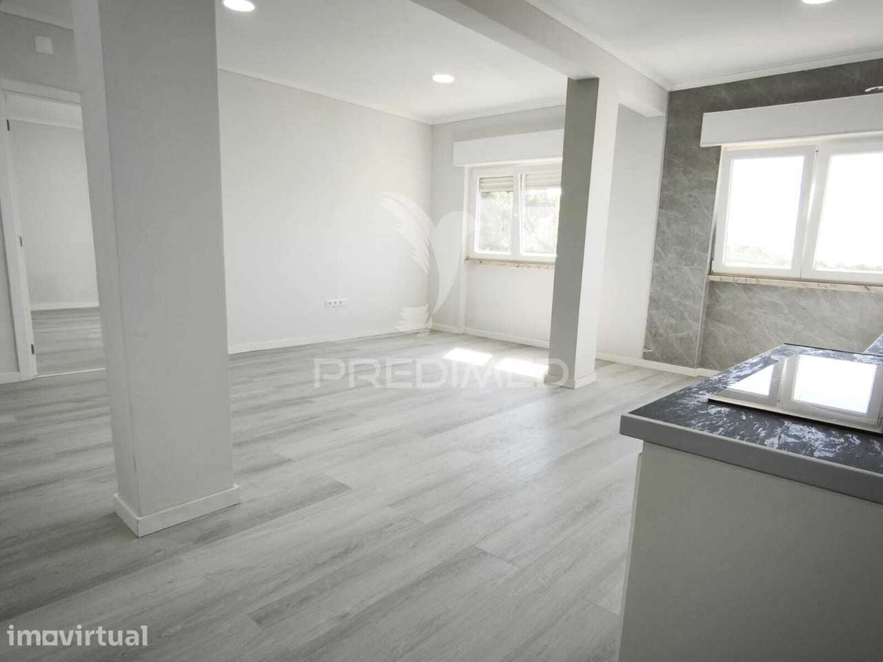 Apartamento T2 Remodelado com Arrecadação e Vista Rio – Setúbal - Grande imagem: 4/22