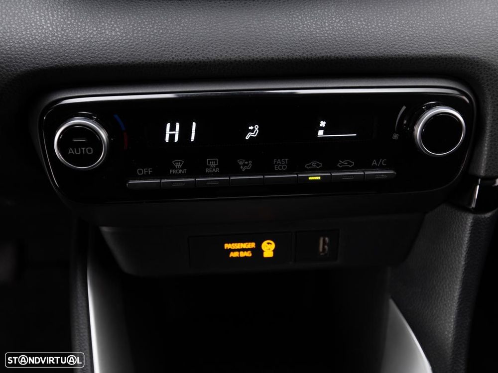 Toyota Yaris 1.5 HSD Comfort - 16