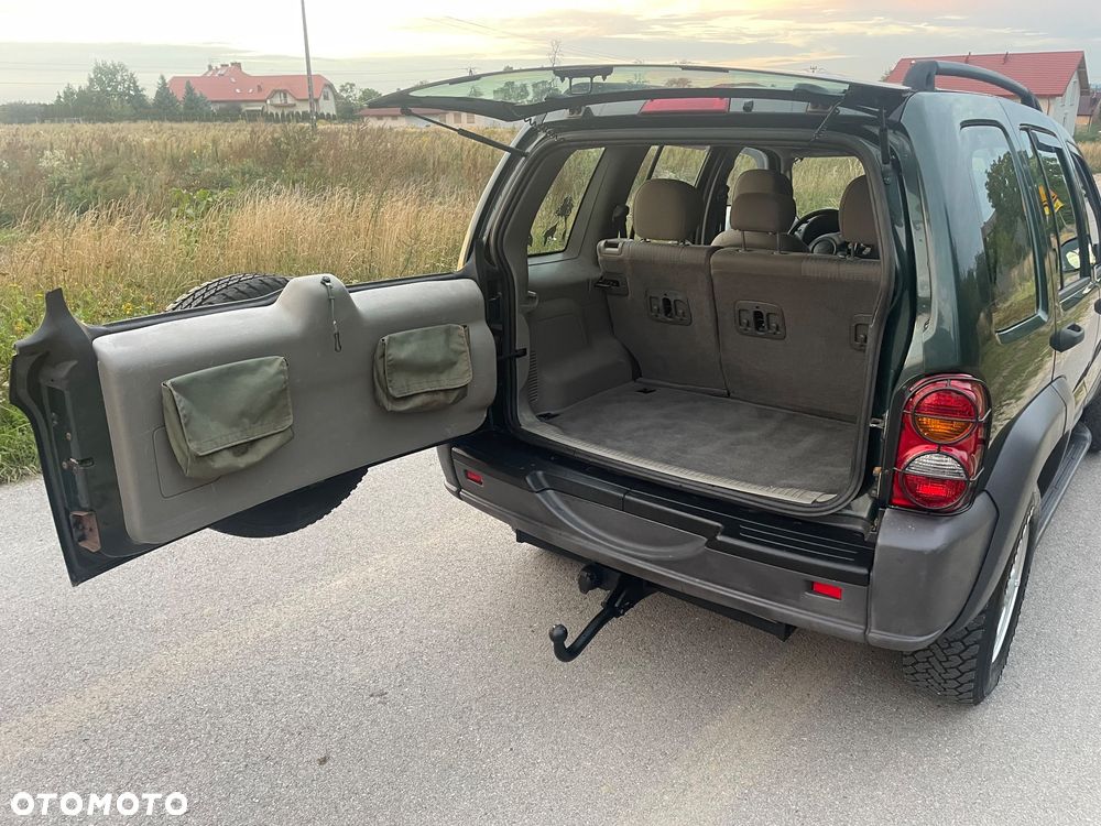 Jeep Cherokee - 16