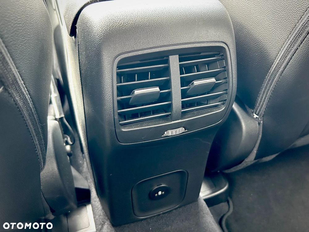 Ford Escape 2.0 EcoBoost AWD Titanium - 29